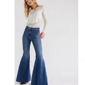 We The Free People Women's Sz 26 Just Float On Flare Bell Bottom Raw Hem Jeans